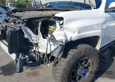 2014 Toyota 4Runner Sr5 z USA, uszkodzony, nr VIN JTEBU5JR5E5182632